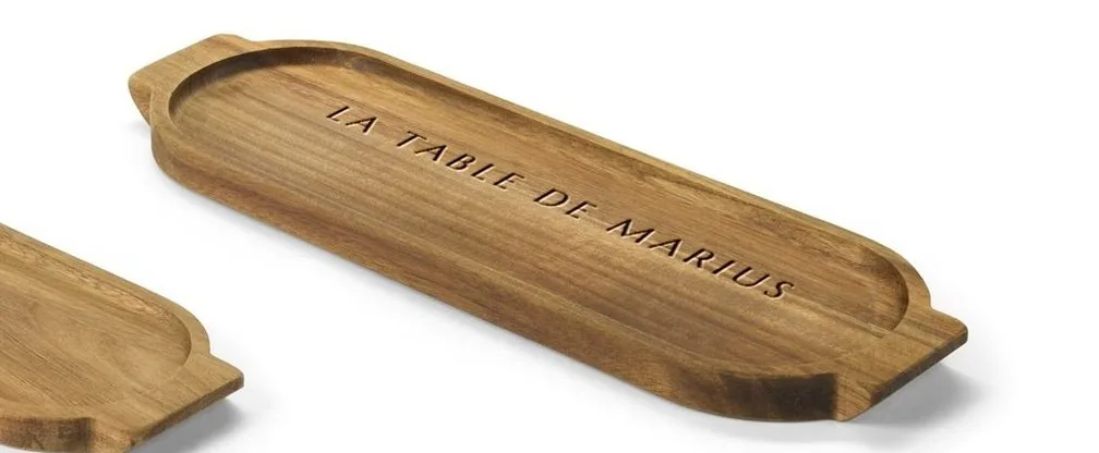 Plateau de service en bois gravé LA TABLE DE MARIUS